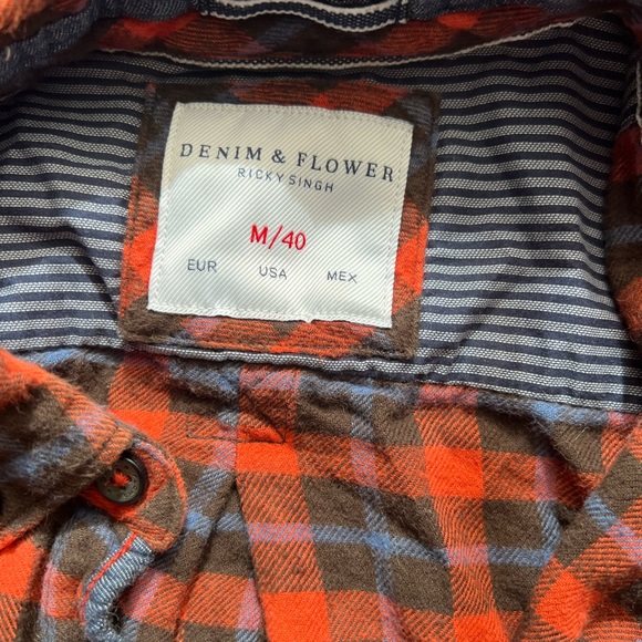 Men’s Button Down Flannel Medium - Picture 2 of 2